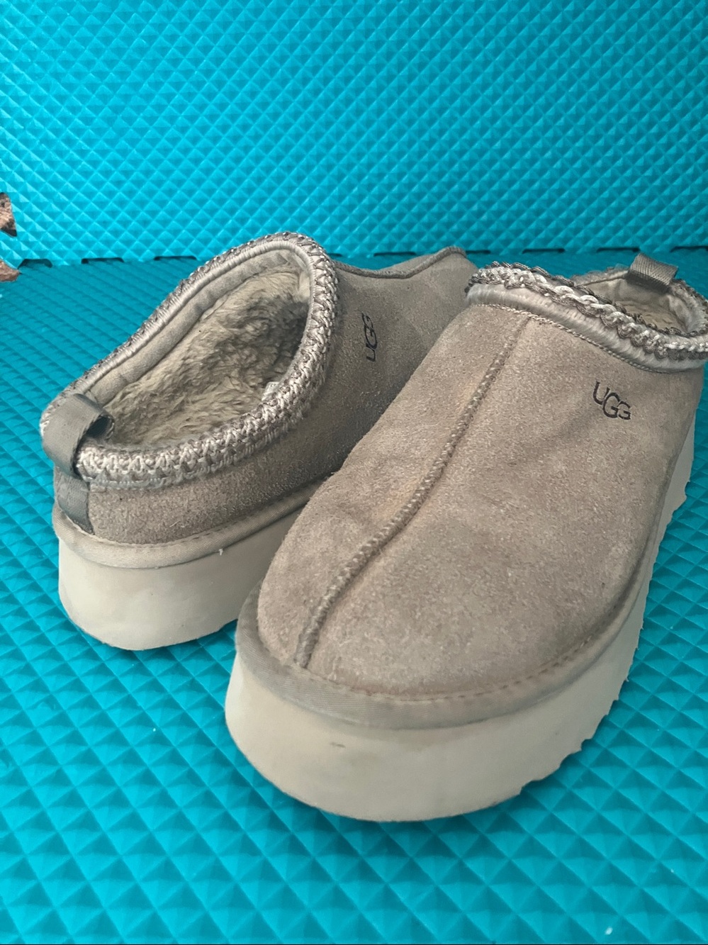 UGG Women Tazz platform slippers | 12 - Picture 2 of 13